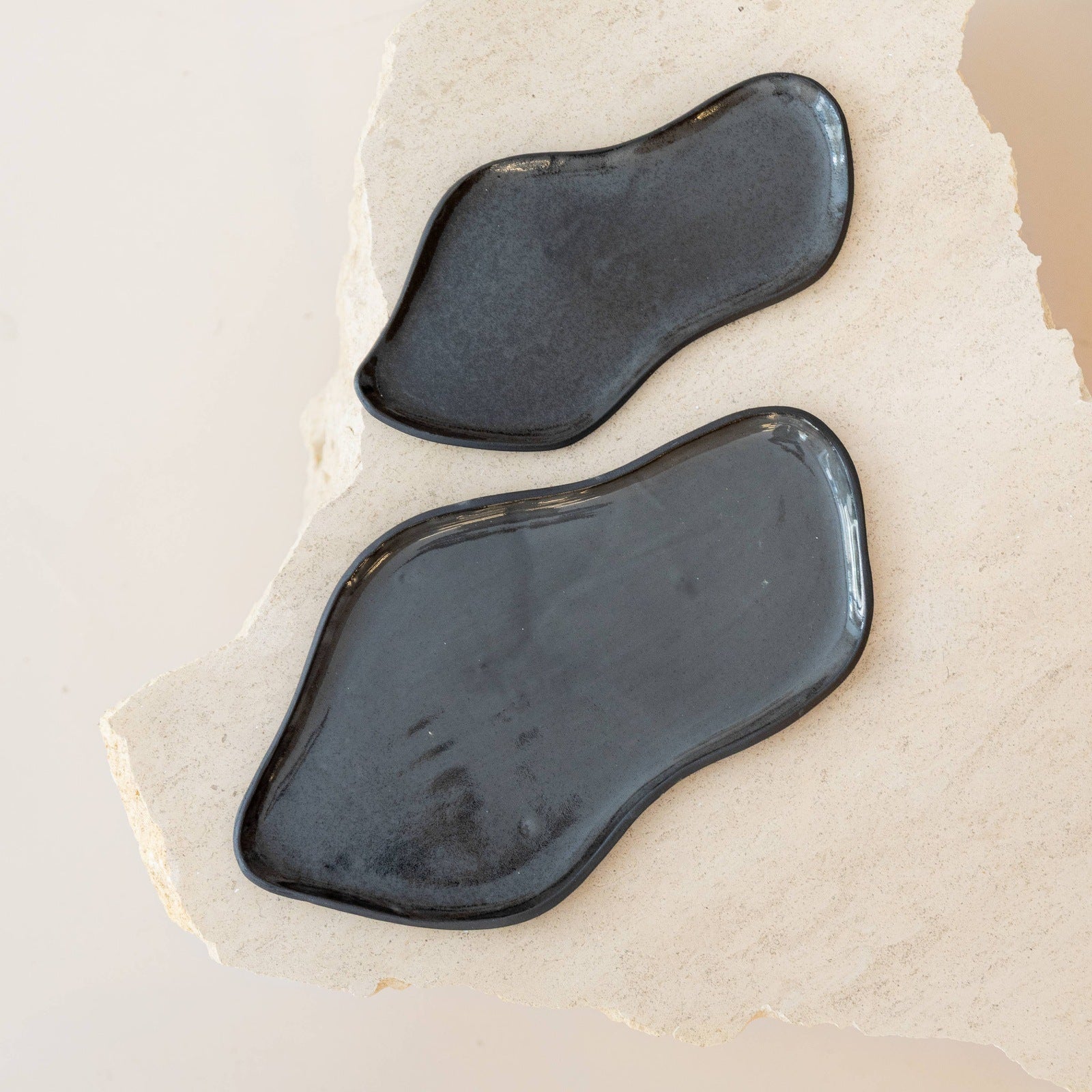 Handmade ceramic starter plate, raw decorative jewelry tray: Noir / S