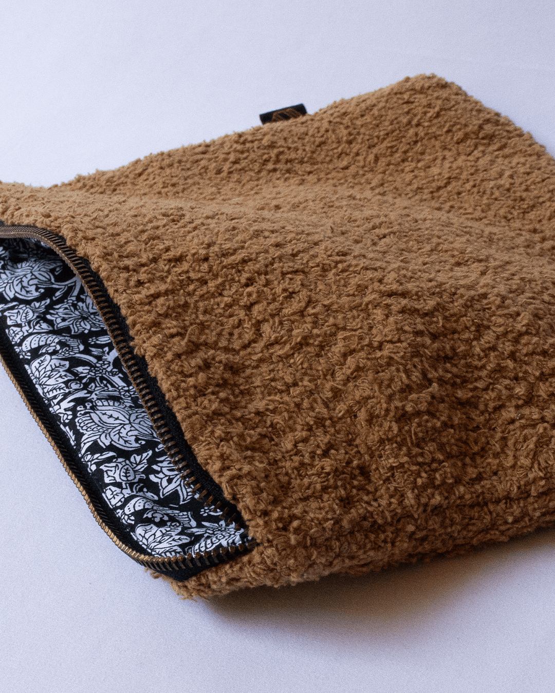 Erode Flat Pouch - Tabac
