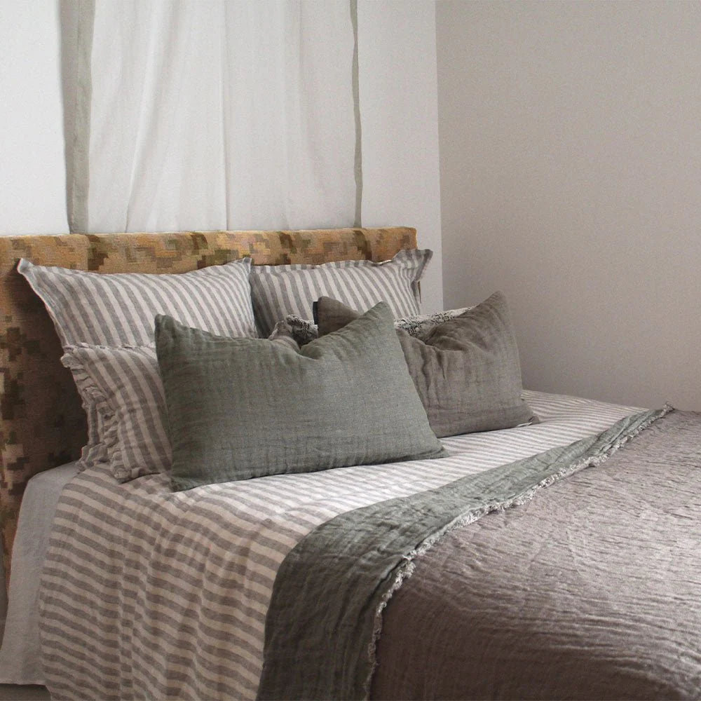 Washed Waffled Linen Blanket in Zurich