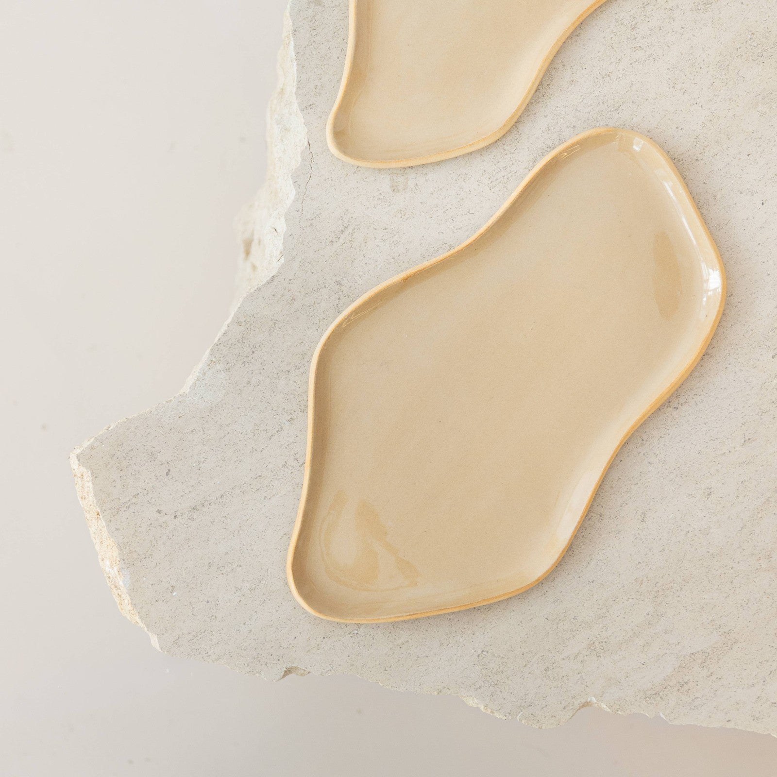 Handmade ceramic starter plate, raw decorative jewelry tray: Noir / S