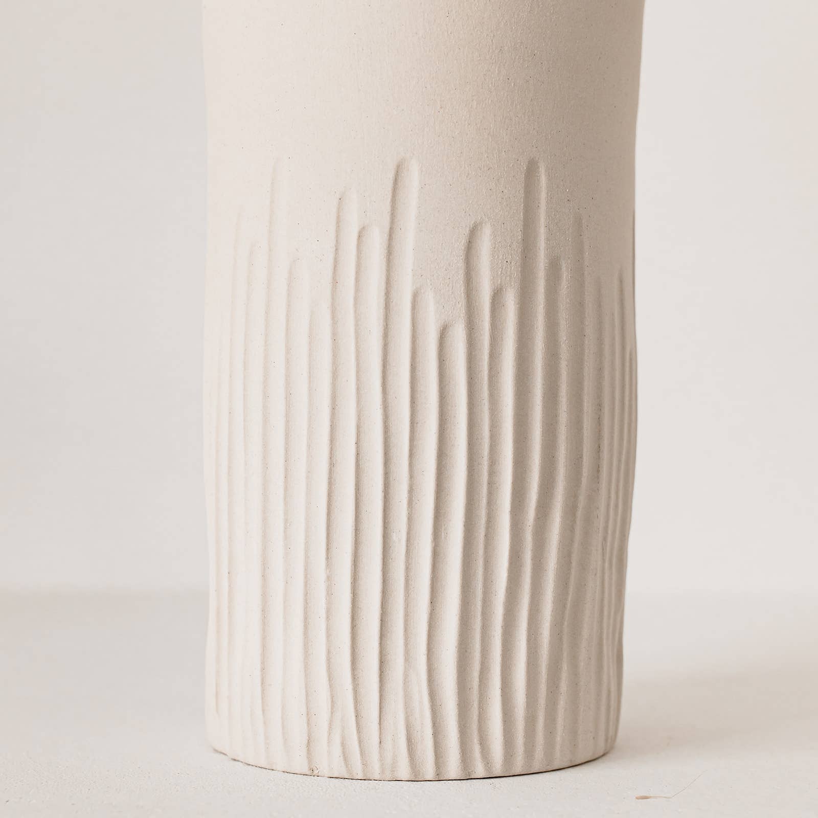 Handmade raw Stripe wabi-sabi design ceramic vase: Beige