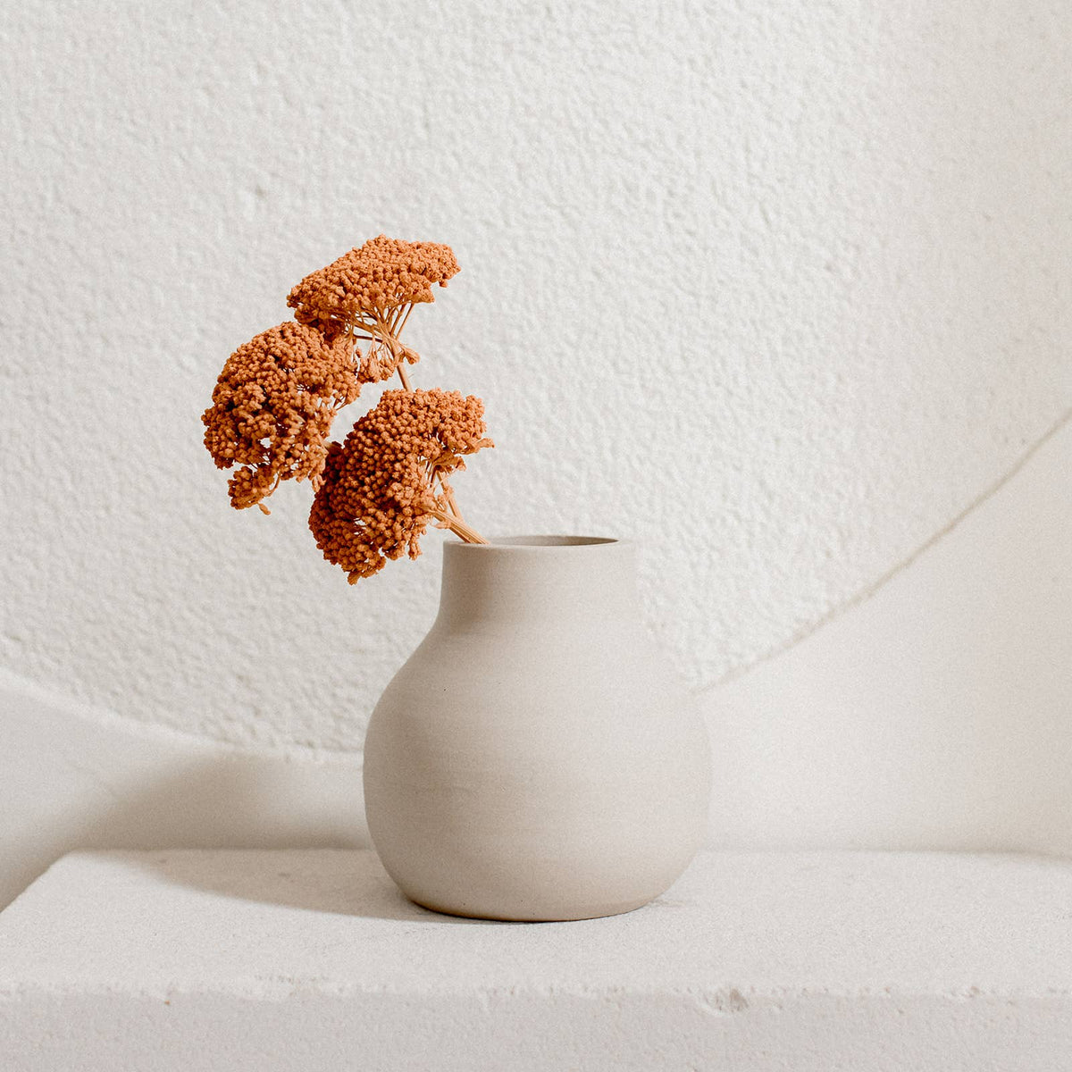 Round ceramic bubble ball vase raw handmade design: Beige / 1 hole