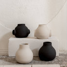 Round ceramic bubble ball vase raw handmade design: Beige / 1 hole