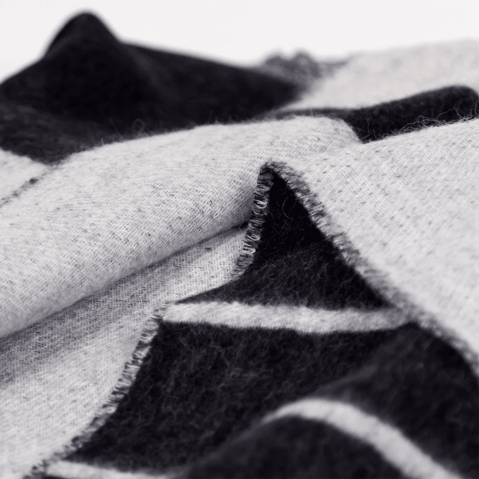 Rattlesnake Reversible Throw